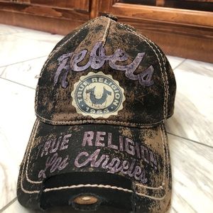 2 hats - true religion & four41